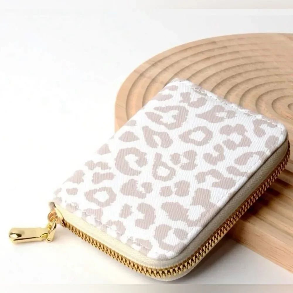 NEW New Fashion Leopard Card Case Mini Zippy Wallet